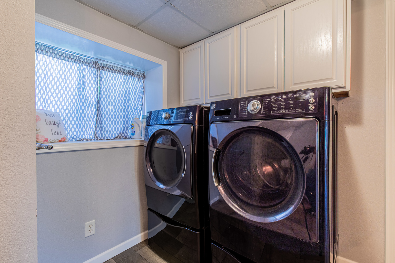 1106 Beech Drive Dixon, IL 61021 - Photo 22 of 32 a utility room with dryer and washer