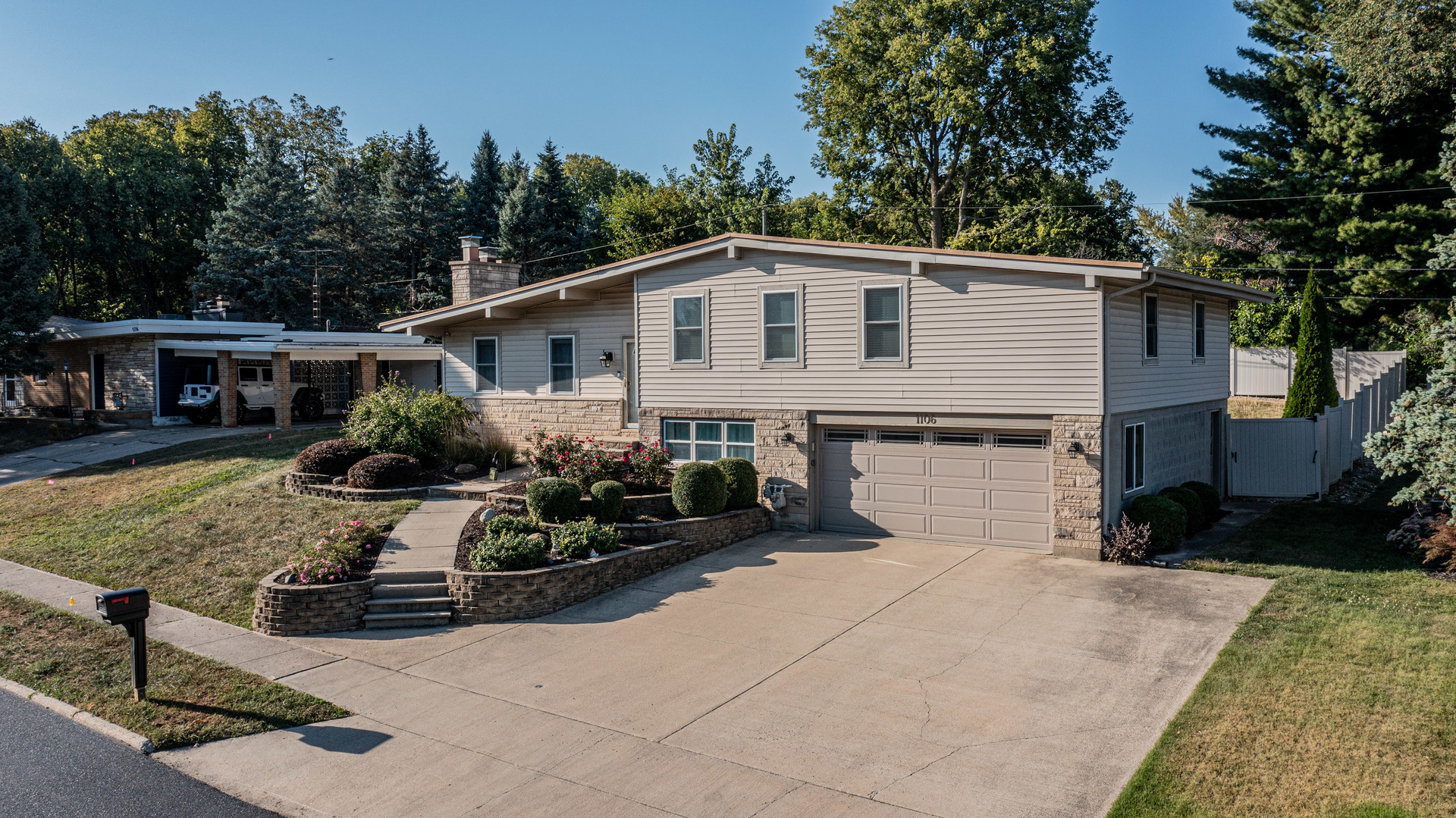 1106 Beech Drive Dixon, IL 61021 - Photo 29 of 32 a view of a house with backyard and sitting area