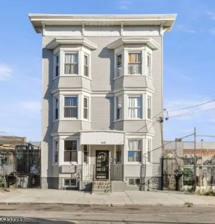 $1,850 | 168 Sherman Avenue, Unit 3L, Newark, NJ 07114