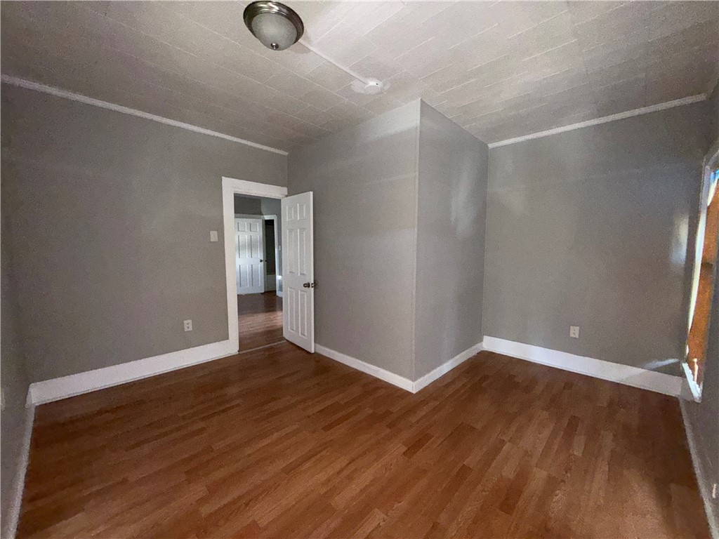 4 Lake Avenue, Unit 2 Auburn, NY 13021 - Photo 7 of 12 Bedroom 2