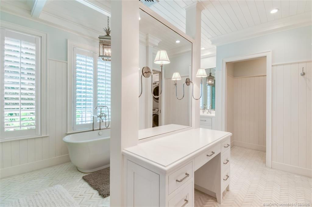 485 South Beach Road Hobe Sound, FL 33455 - Photo 32 of 72 Downstairs Primary Bathroom