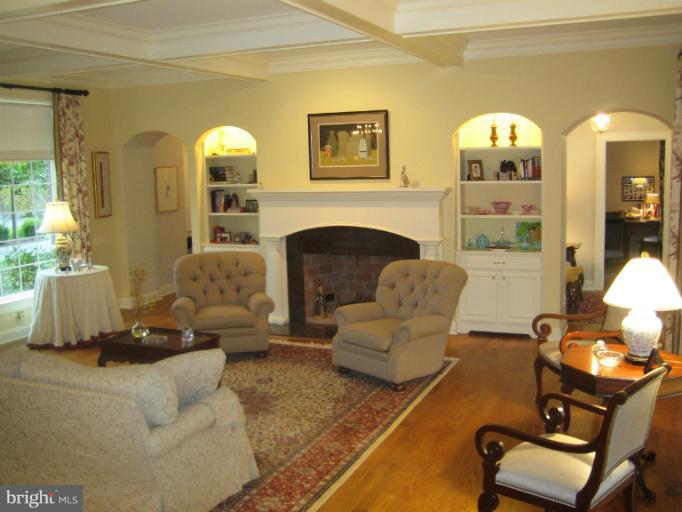 1940 Jones Road Winchester, VA 22602 - Photo 5 of 30 Living Room