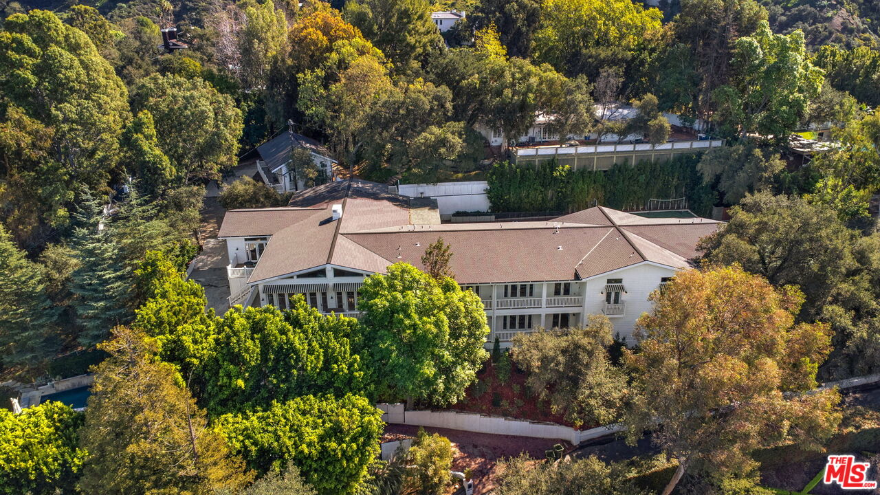 9669 Oak Pass Road Beverly Hills, CA 90210 - Photo 11 of 36