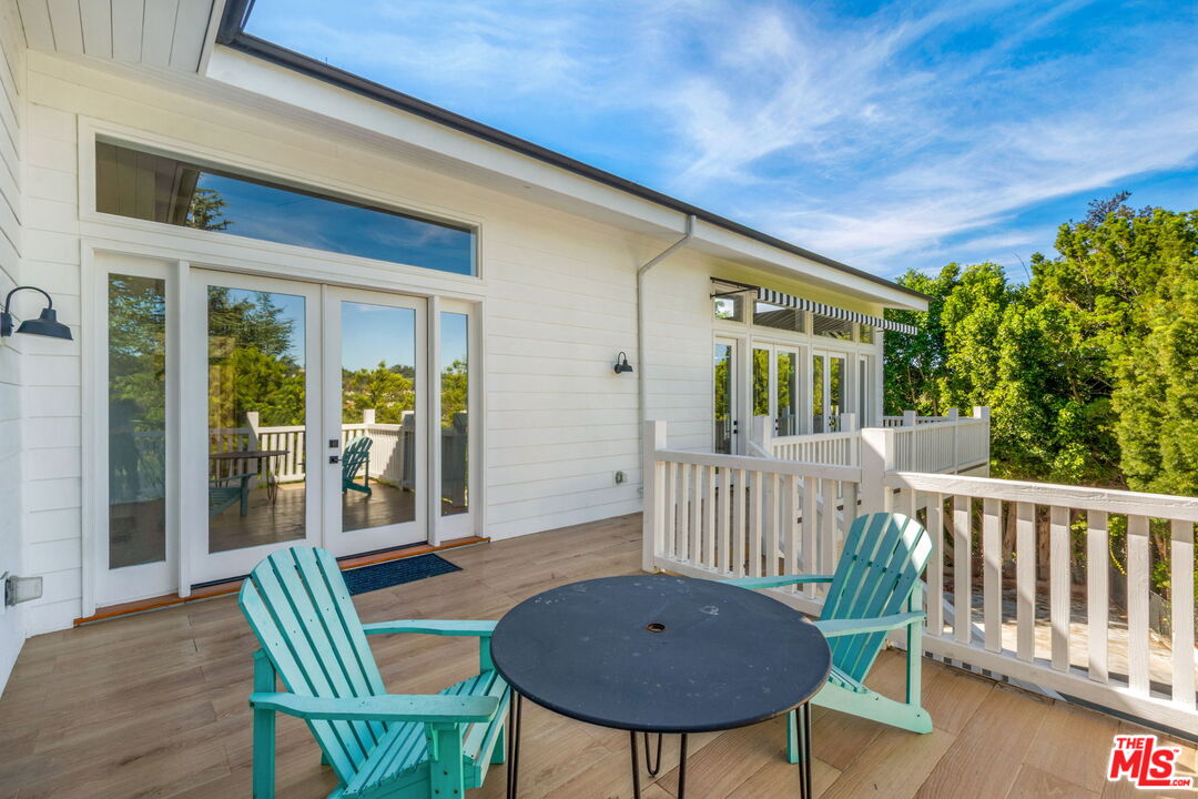 9669 Oak Pass Road Beverly Hills, CA 90210 - Photo 12 of 36