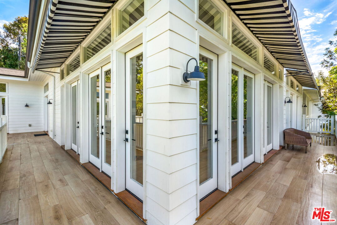 9669 Oak Pass Road Beverly Hills, CA 90210 - Photo 14 of 36