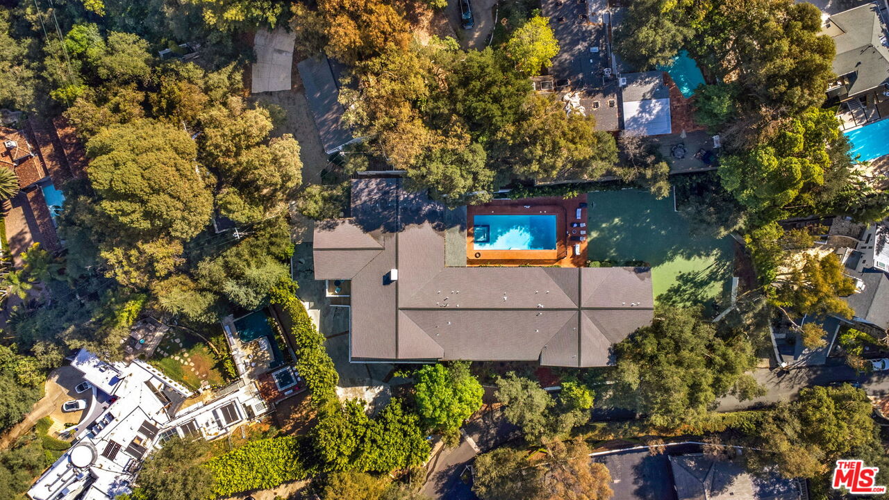 9669 Oak Pass Road Beverly Hills, CA 90210 - Photo 2 of 36