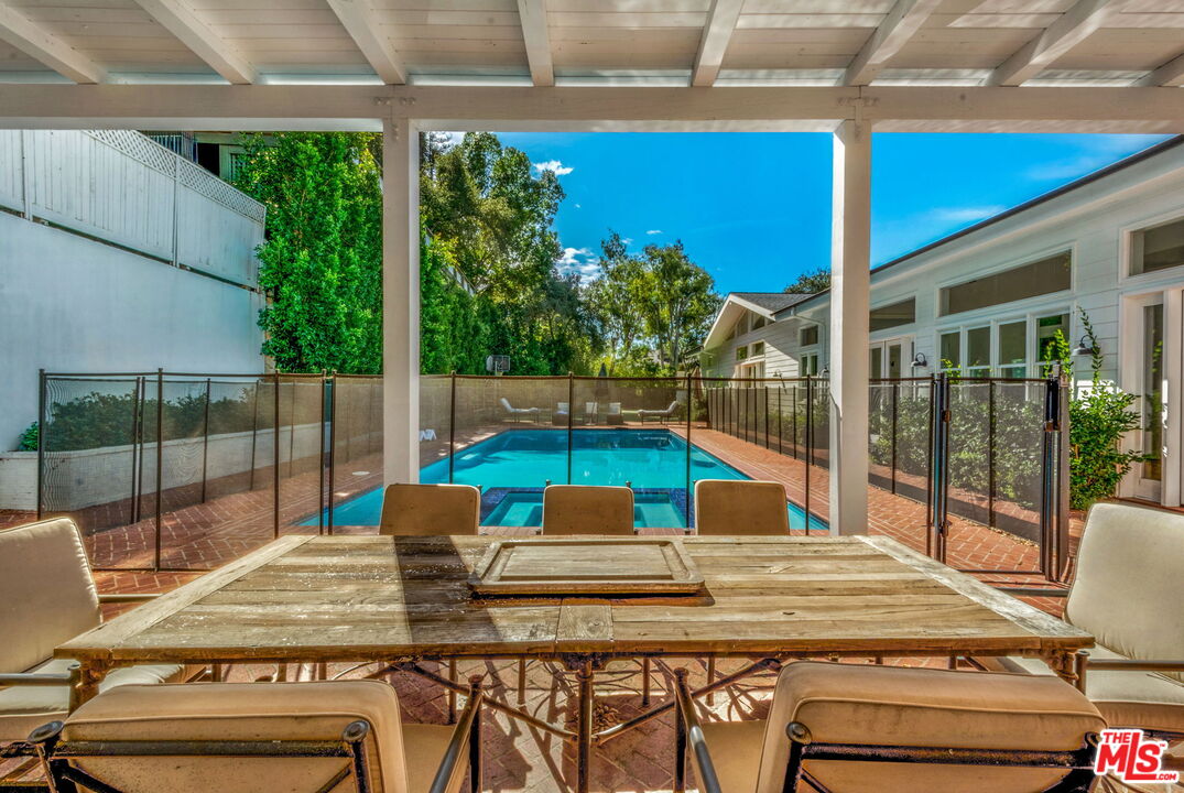 9669 Oak Pass Road Beverly Hills, CA 90210 - Photo 24 of 36