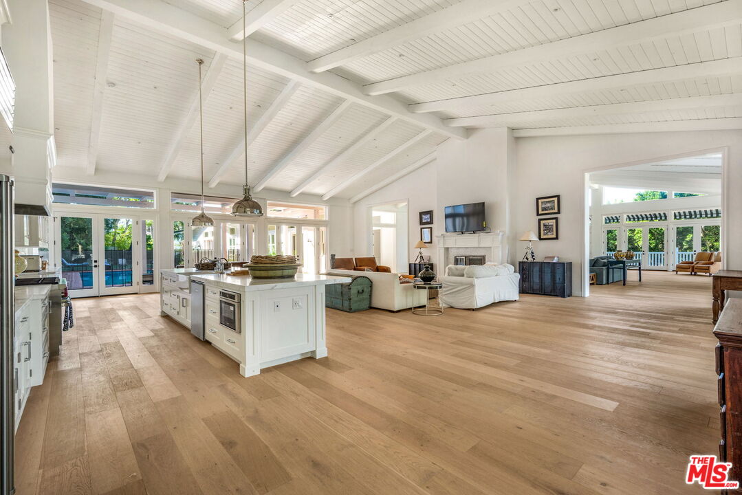 9669 Oak Pass Road Beverly Hills, CA 90210 - Photo 25 of 36