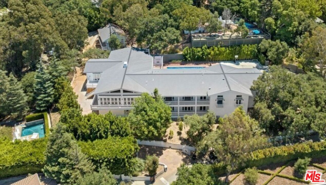 9669 Oak Pass Road Beverly Hills, CA 90210 - Photo 33 of 36