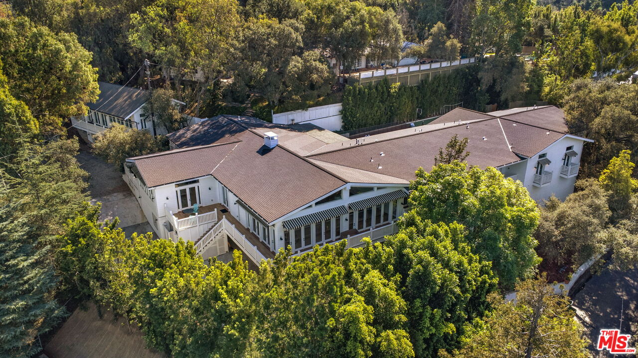 9669 Oak Pass Road Beverly Hills, CA 90210 - Photo 4 of 36