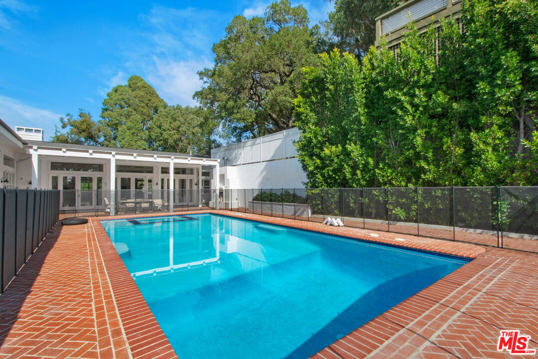 9669 Oak Pass Road Beverly Hills, CA 90210 - Photo 7 of 36