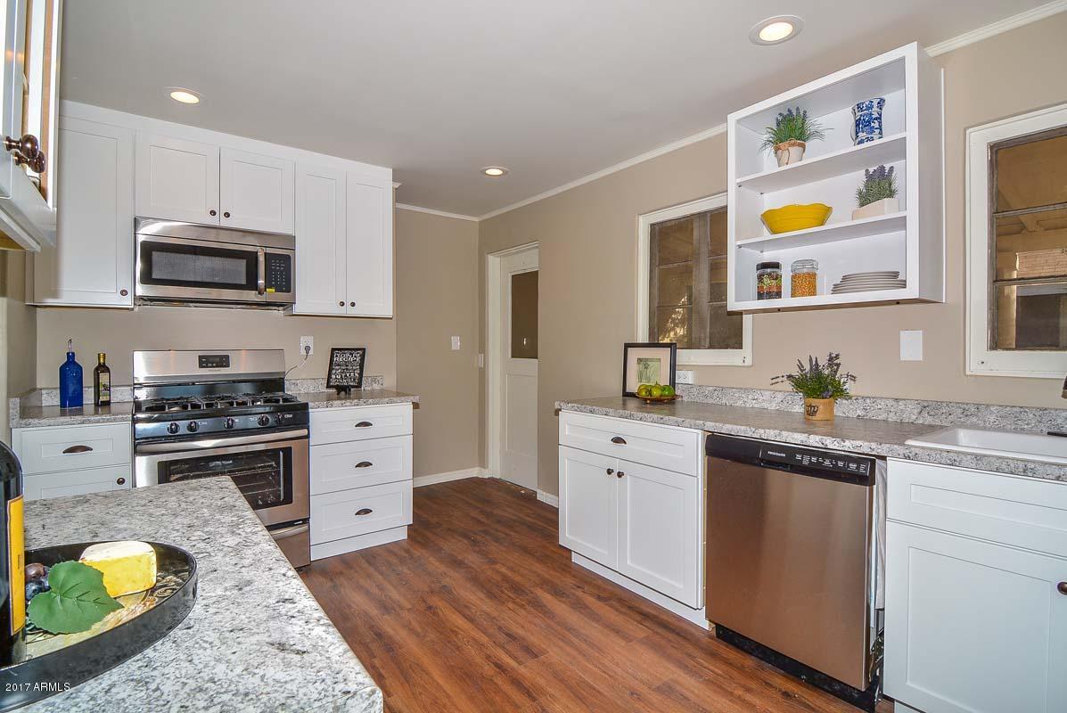 1914 West Granada Road Phoenix, AZ 85009 - Photo 8 of 26 Kitchen2