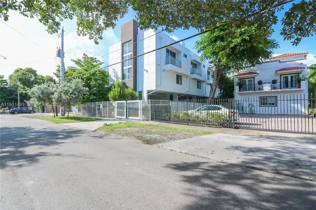 $3,500 | 2947 Coconut Avenue, Unit 4, Miami, FL 33133
