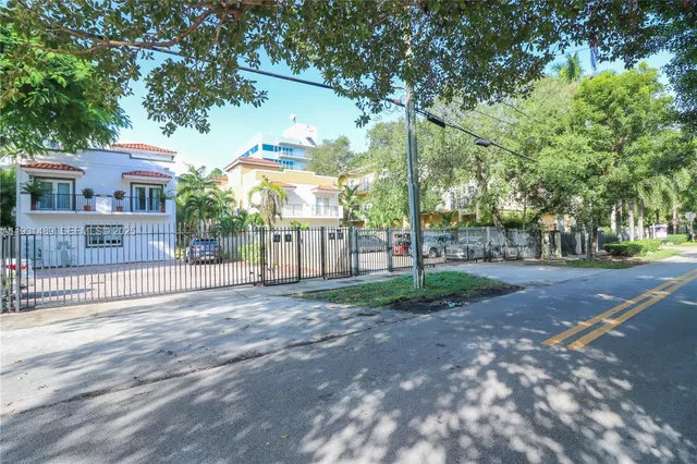 $3,500 | 2947 Coconut Avenue, Unit 4, Miami, FL 33133