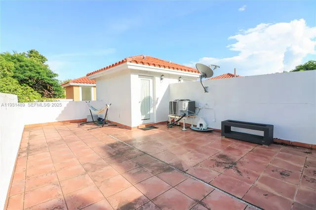 $3,500 | 2947 Coconut Avenue, Unit 4, Miami, FL 33133