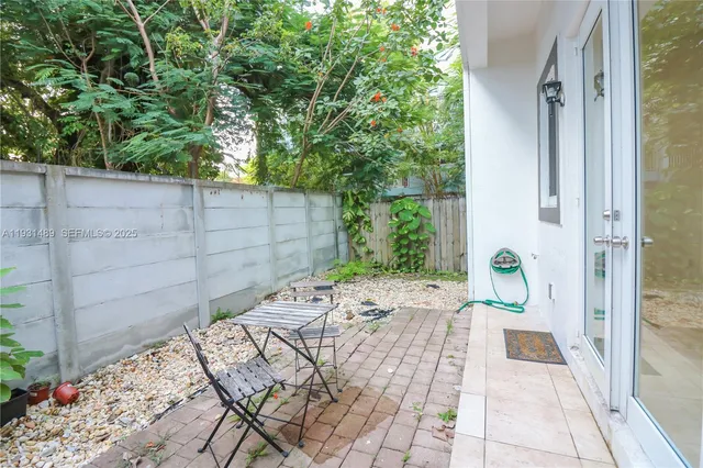 $3,500 | 2947 Coconut Avenue, Unit 4, Miami, FL 33133