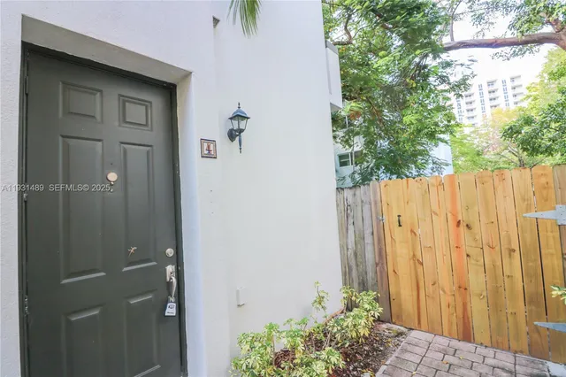 $3,500 | 2947 Coconut Avenue, Unit 4, Miami, FL 33133