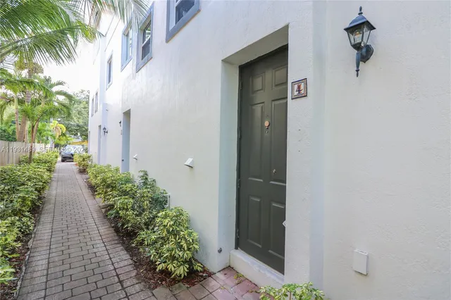 $3,500 | 2947 Coconut Avenue, Unit 4, Miami, FL 33133