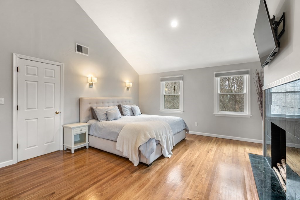 425 Central Avenue Needham, MA 02494 - Photo 12 of 23