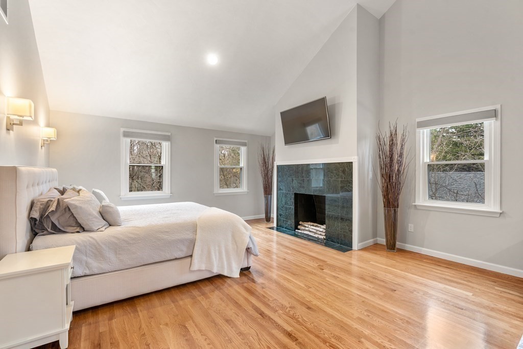 425 Central Avenue Needham, MA 02494 - Photo 13 of 23