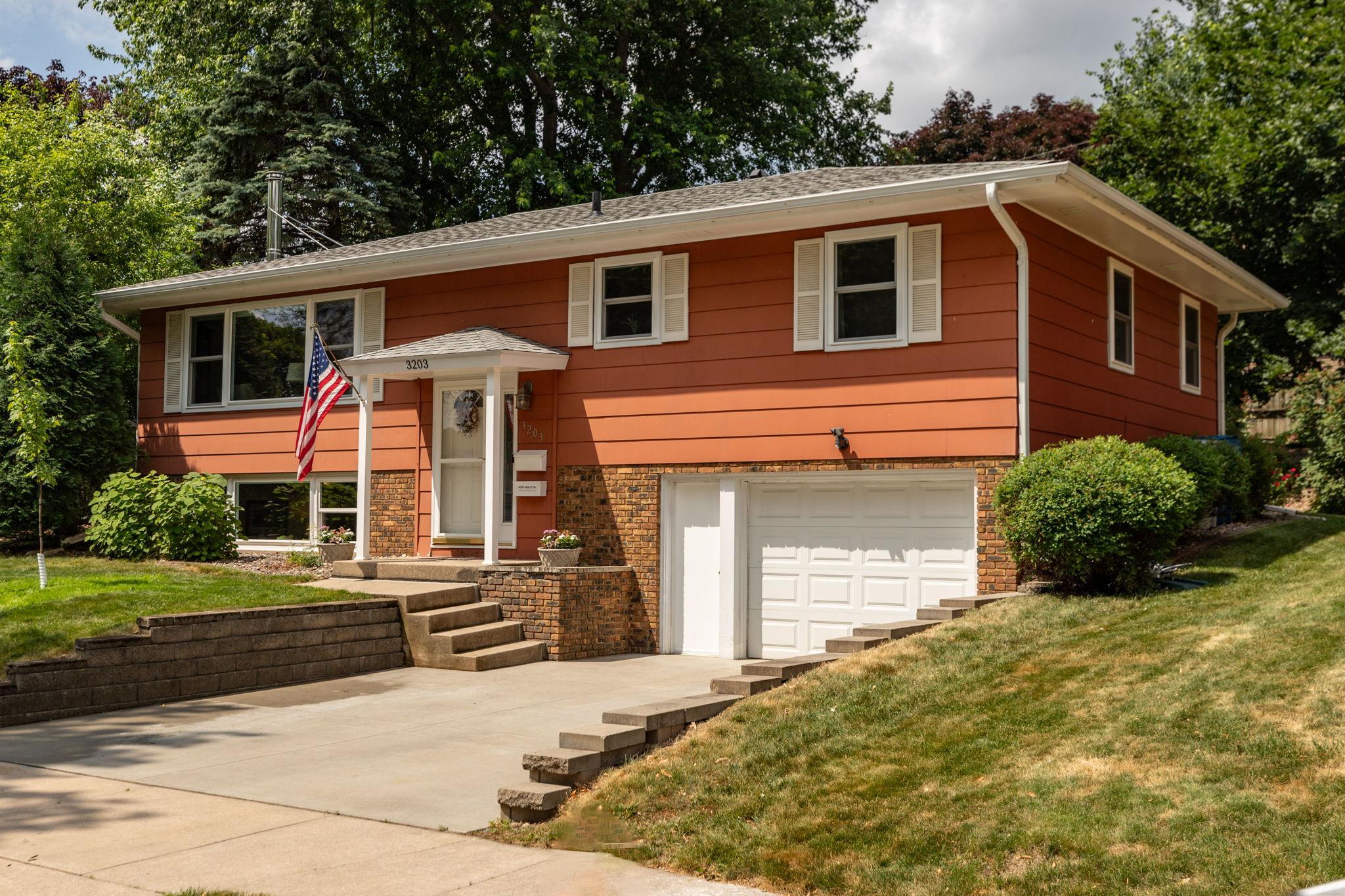3203 Knoll Lane Northwest Rochester, MN 55901 - Photo 1 of 35 Gallery Image 1