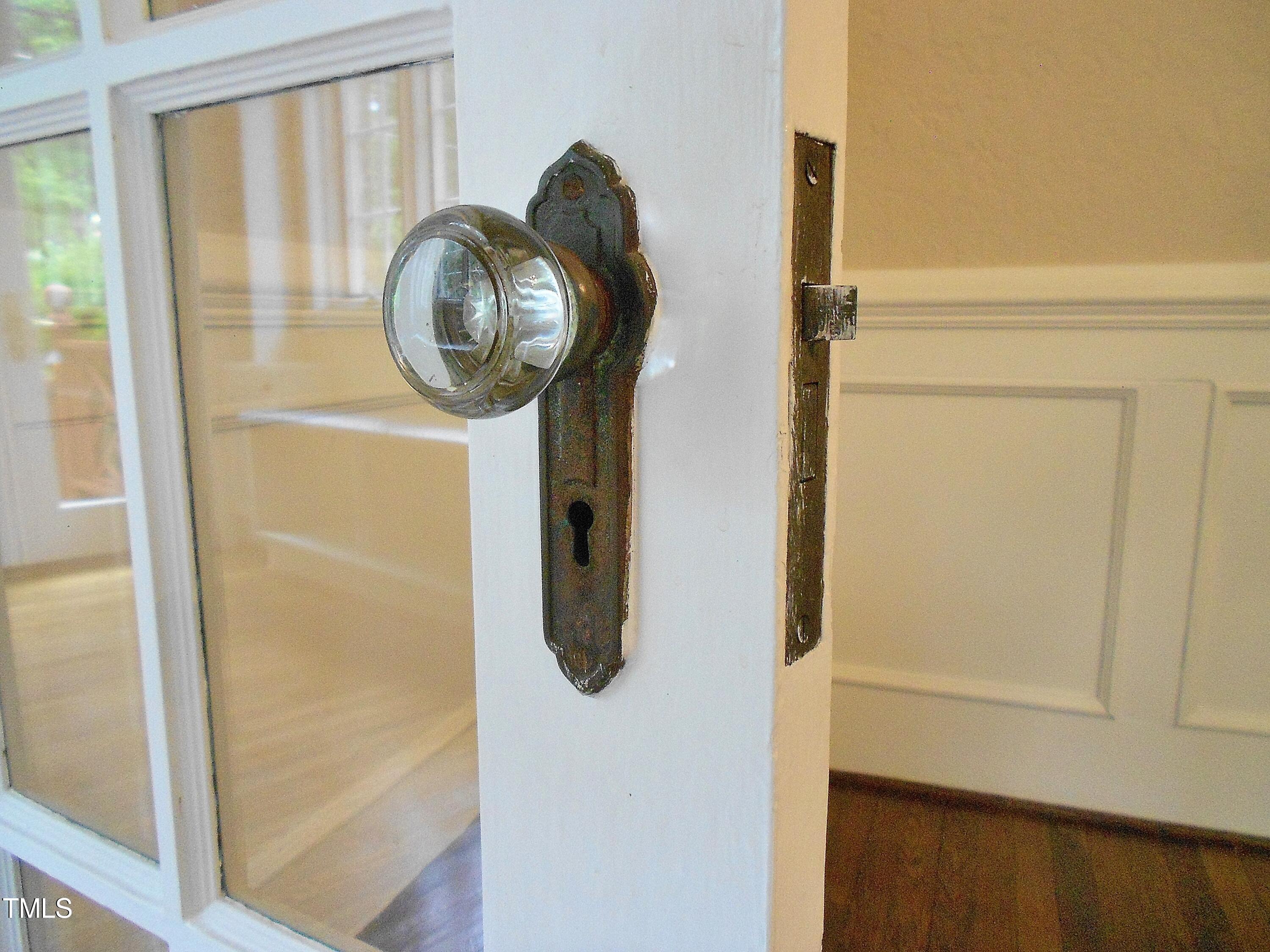 2501 Kenmore Drive Raleigh, NC 27608 - Photo 15 of 58