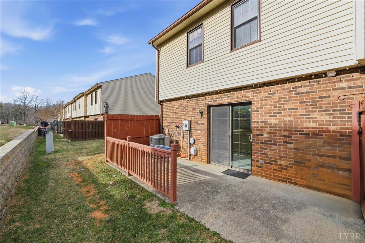 154 Kitty Hawk Square Lynchburg, VA 24502 - Photo 22 of 30 a view of balcony with small yard