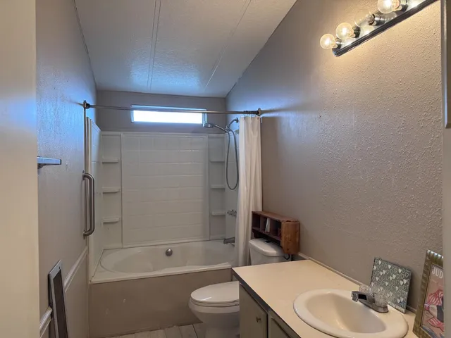 $411,000 | 250 Davis Street, Turlock, CA 95380