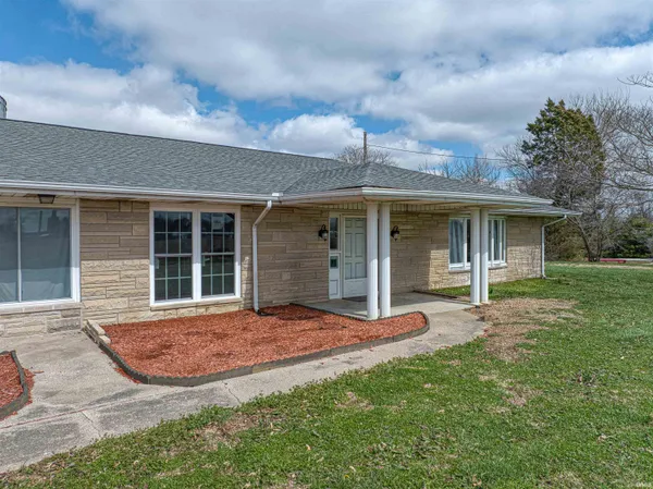 $329,900 | 986 Highway 168, Fort Branch, IN 47648