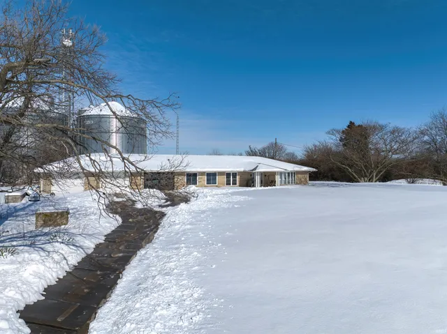 $359,900 | 986 Highway 168, Fort Branch, IN 47648