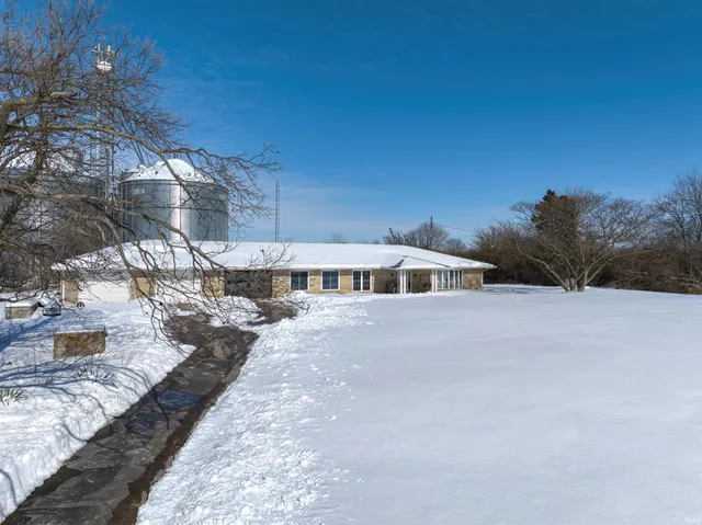 $359,900 | 986 Highway 168, Fort Branch, IN 47648