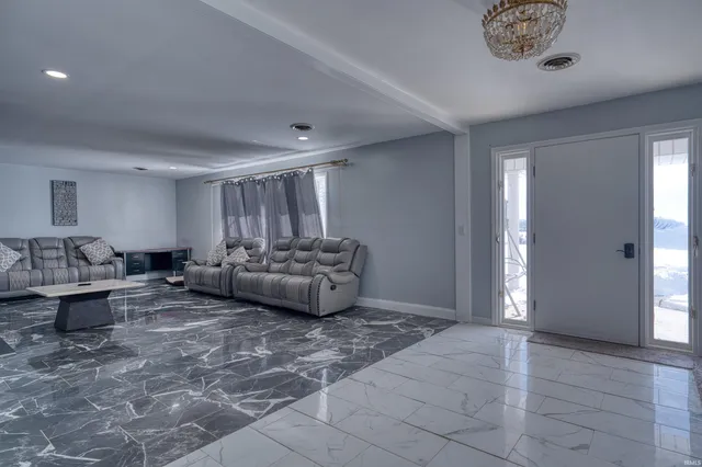 $359,900 | 986 Highway 168, Fort Branch, IN 47648