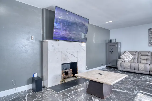 $359,900 | 986 Highway 168, Fort Branch, IN 47648