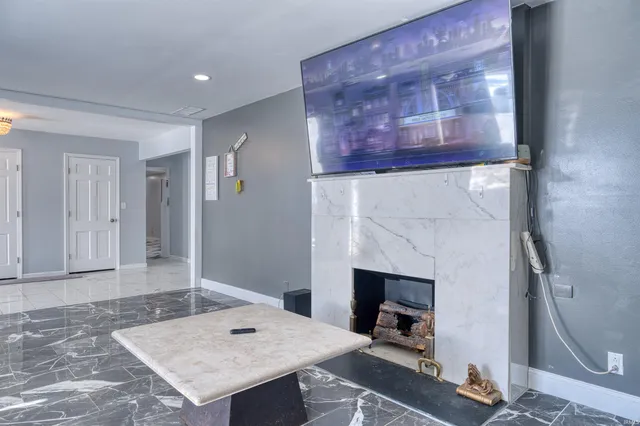 $359,900 | 986 Highway 168, Fort Branch, IN 47648