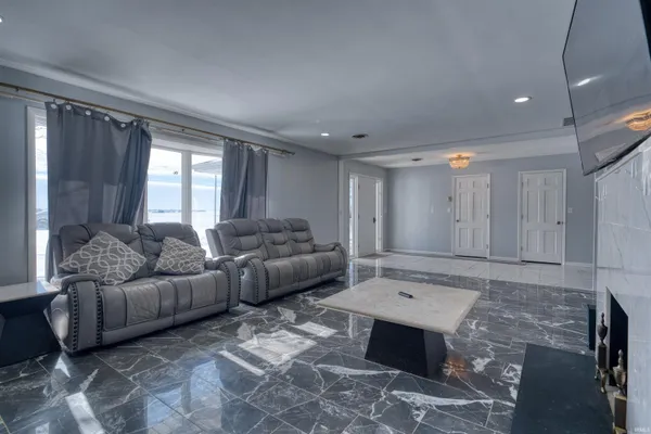 $329,900 | 986 Highway 168, Fort Branch, IN 47648