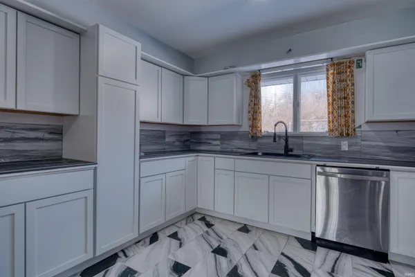 $329,900 | 986 Highway 168, Fort Branch, IN 47648
