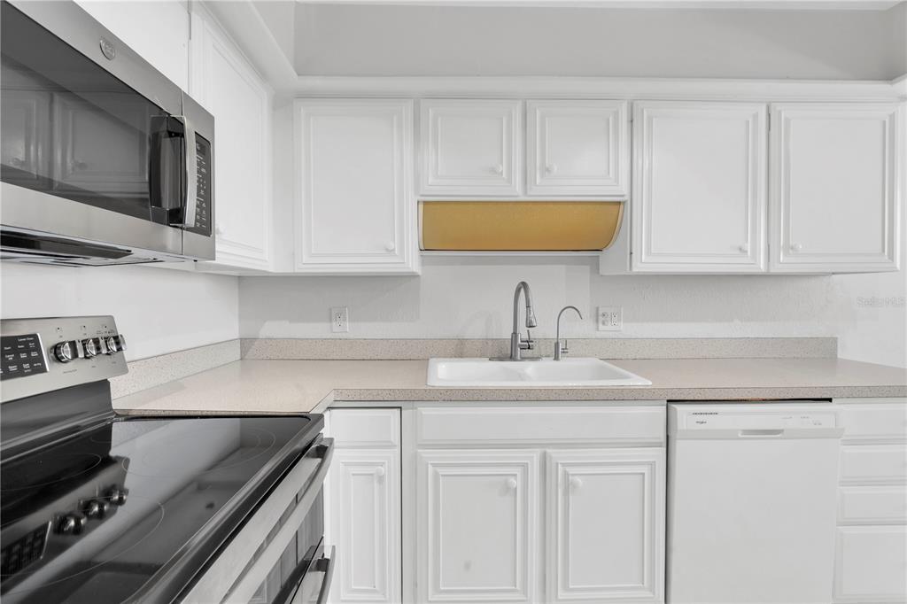 9495 Blind Pass Road, Unit 304 St. Pete Beach, FL 33706 - Photo 12 of 35 Gallery Image 12
