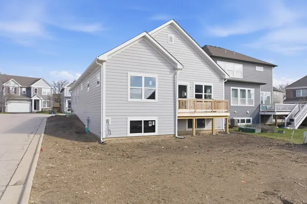 a view of a yard in front of house