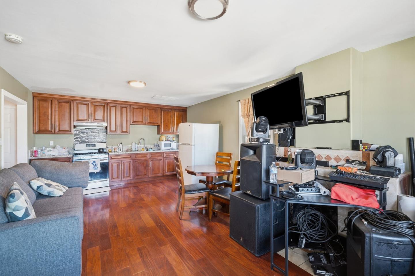 36 Pine Street Salinas, CA 93901 - Photo 11 of 42