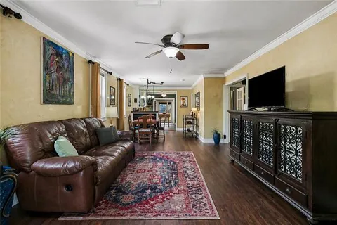$265,000 | 16 Labarre Place, Jefferson, LA 70121