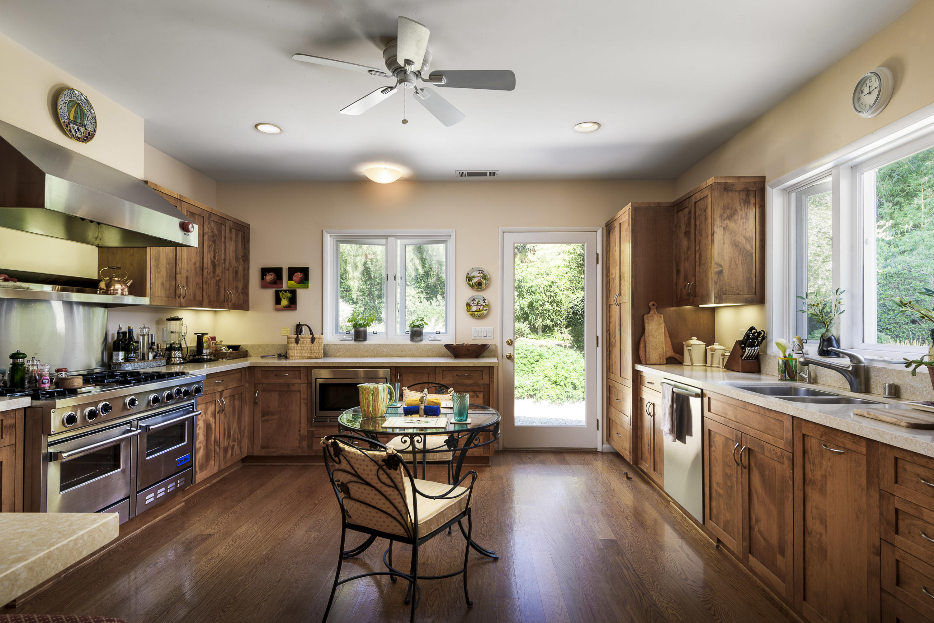 483 Hot Springs Road Montecito, CA 93108 - Photo 5 of 10 Kitchen