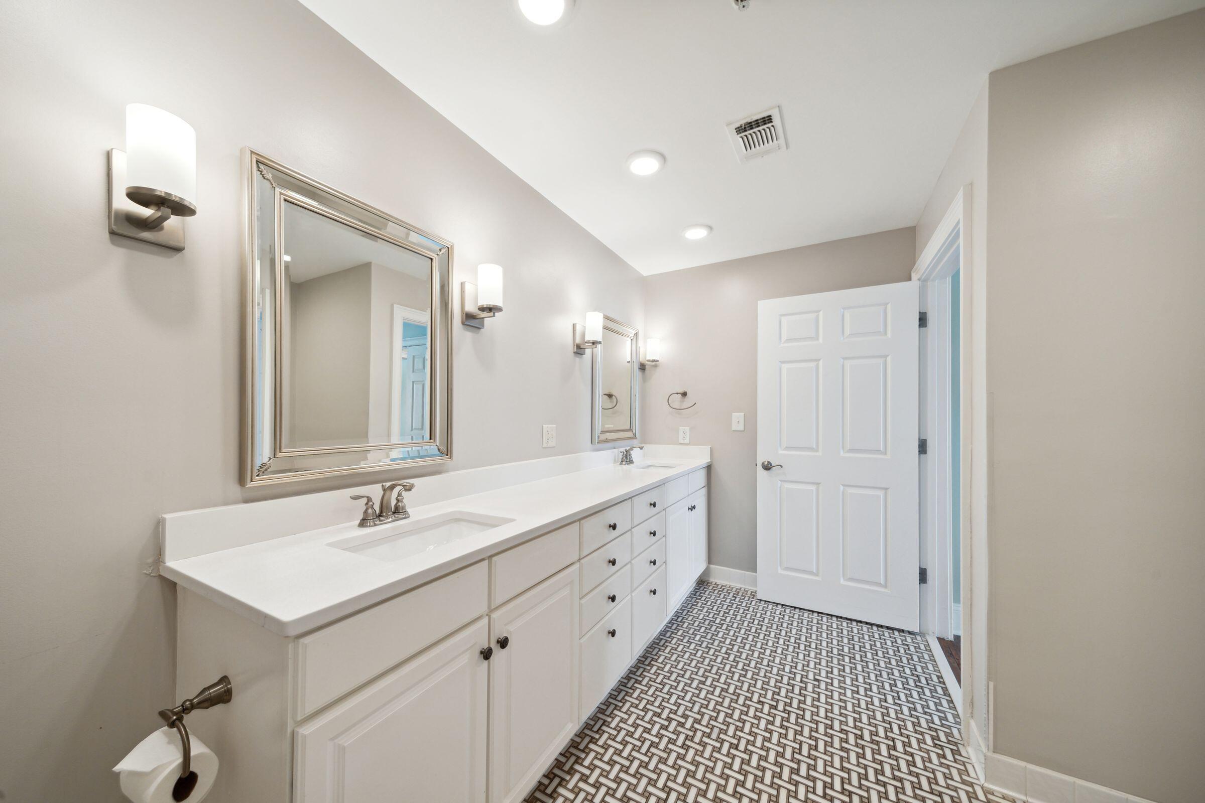 498 Albemarle Road, Unit 511 Charleston, SC 29407 - Photo 29 of 55 498Albemarle-KeenEyeMarketing-032