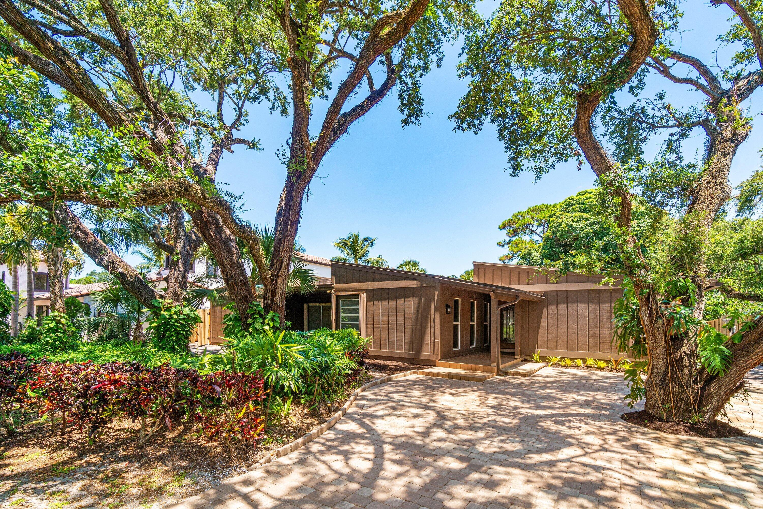 1051 Southwest 21st Street Boca Raton, FL 33486 - Photo 4 of 43 Front Exterior