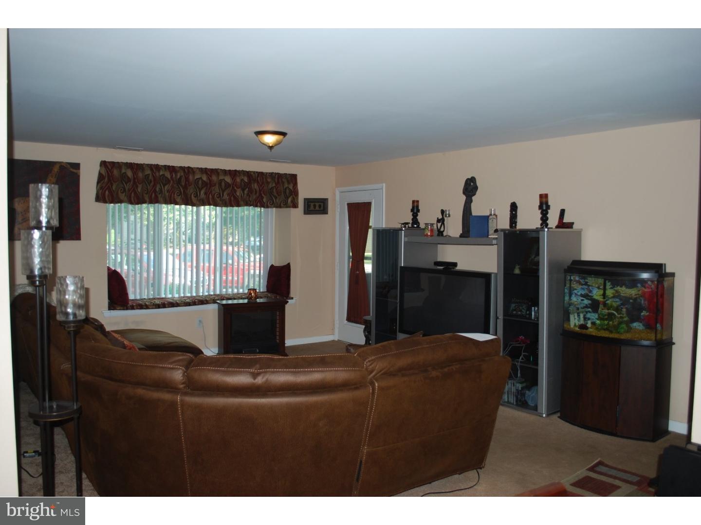 4705 A Dunbarton Road Mount Laurel, NJ 08054 - Photo 3 of 17 Living Room