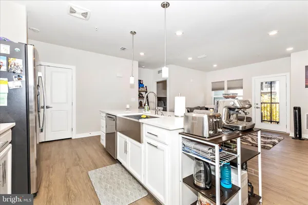 $520,000 | 12865 Mosaic Pk Way, Unit 3J, Herndon, VA 20171