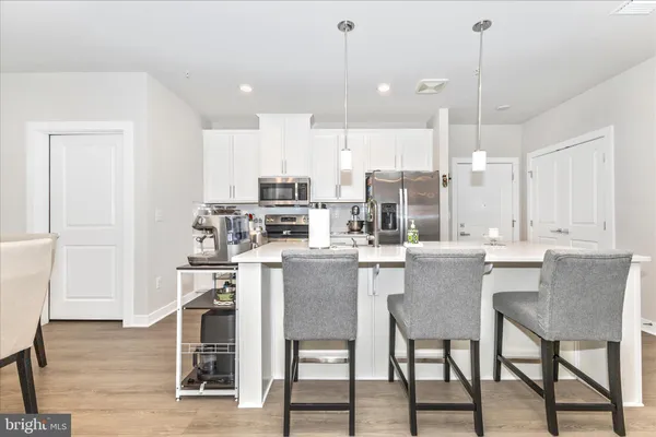 $520,000 | 12865 Mosaic Pk Way, Unit 3J, Herndon, VA 20171