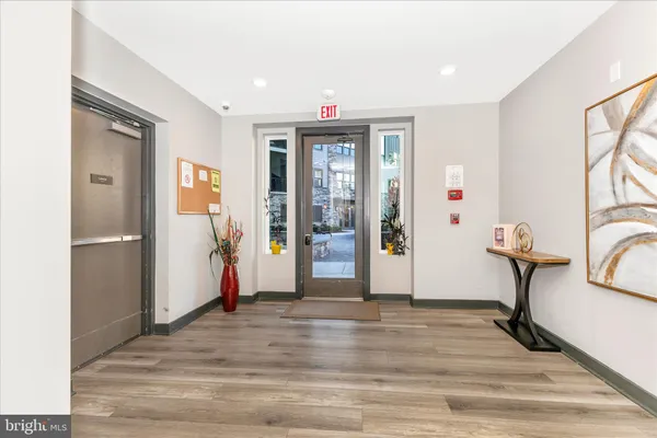 $520,000 | 12865 Mosaic Pk Way, Unit 3J, Herndon, VA 20171