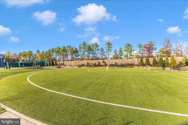 $520,000 | 12865 Mosaic Pk Way, Unit 3J, Herndon, VA 20171