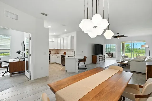 $2,450 | 1676 Alameda Drive, Naples, FL 34120