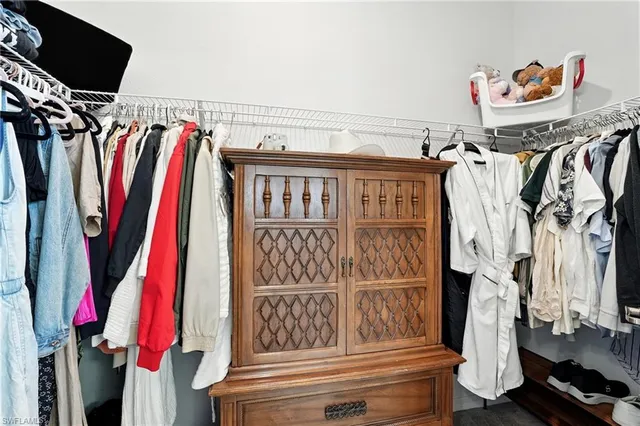 $2,450 | 1676 Alameda Drive, Naples, FL 34120